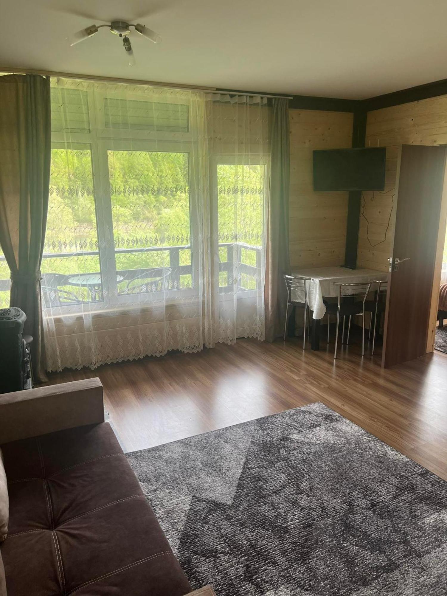 Симфонія Біля Річки Чан Apartment Skole Bagian luar foto